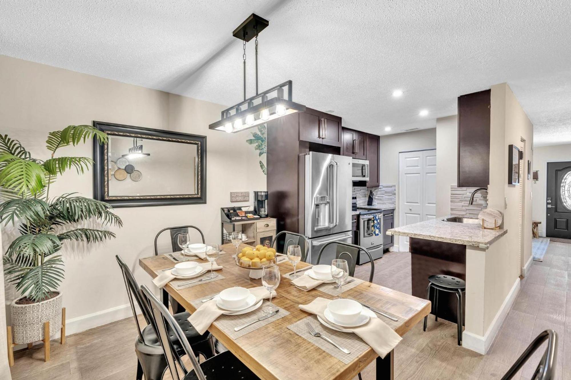 Estelo'S Place - Modern Townhouse With King Bed, Only 5 Min From The Airport! Miami Exterior foto